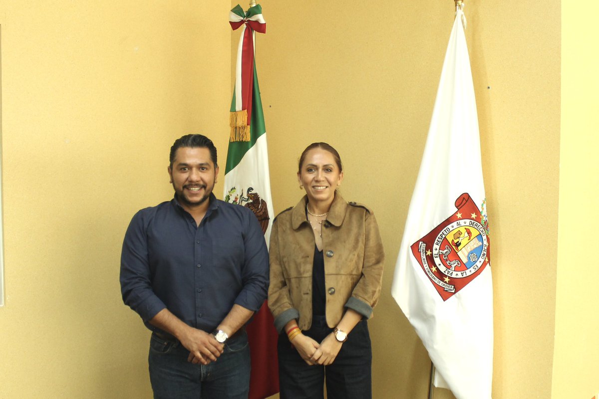 C_Vichido's tweet photo. En el marco del proceso de entrega-recepción, sostuve una reunión de trabajo con la Arq. @SildiaMecott para dar seguimiento a los avances y asuntos prioritarios de la #SIC. https://t.co/gMmWRyaFUq