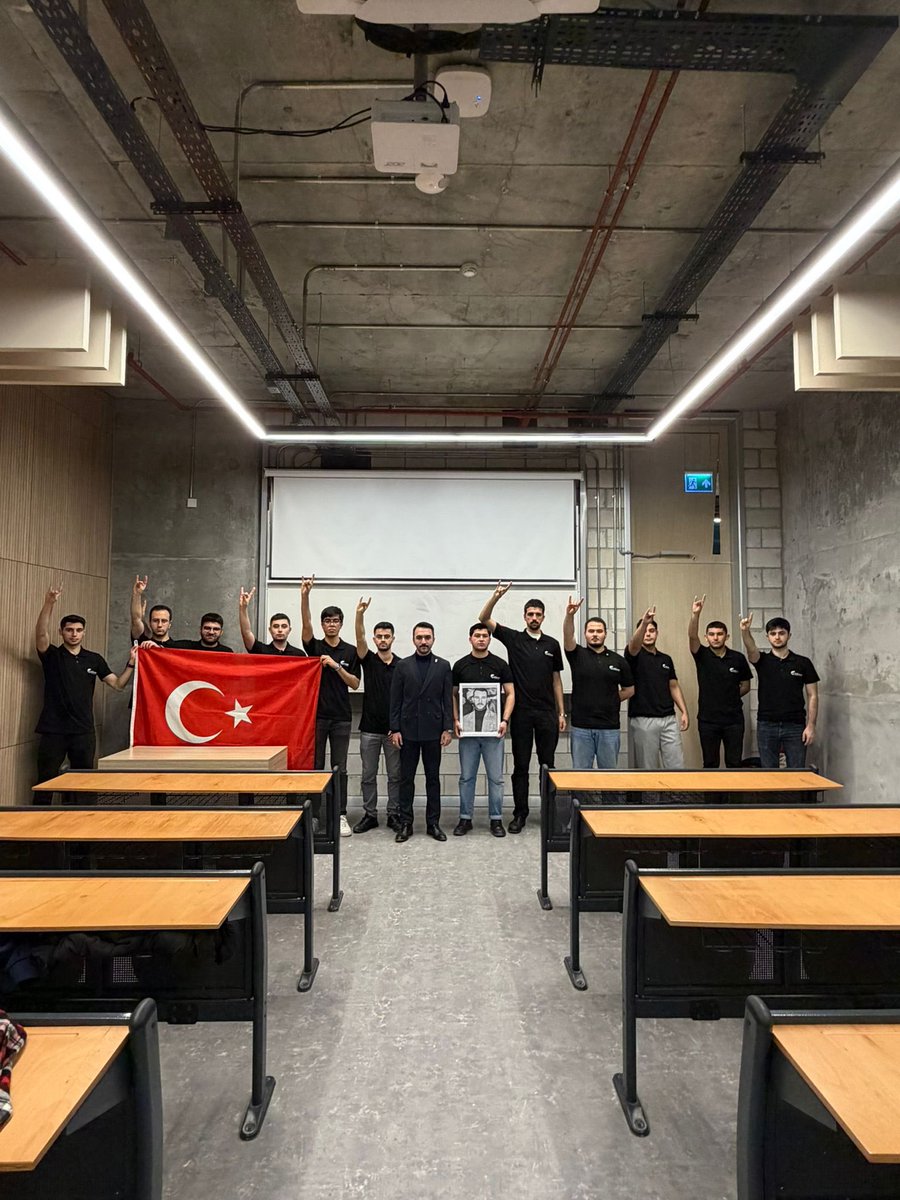 itucagan's tweet photo. İTÜ Çağan Takımı olarak teşkilatımızın Şehit Fırat Yılmaz Çakıroğlu ruhuna gerçekleştirdiği Kur’an-ı Kerim tilavetine katıldık. 

Sonrasında dönem boyunca gerçekleştireceğimiz faaliyetlerimiz hakkında verimli bir toplantı gerçekleştirdik. 

@canberksahin40 
@ituulkuculeri https://t.co/ZxCzk4PeCK