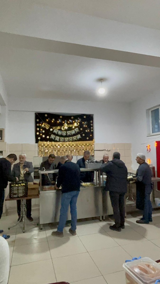 İYC de Çarşamba iftarında Öğrencilerimiz, ÖNDER Adimder Başkanı İ. Halil SEVER ve Yönetim Kurulu üyelerini misafir ettik.
Samimi Duyguları ve Hoş Sohbetleri için teşekkür ederiz