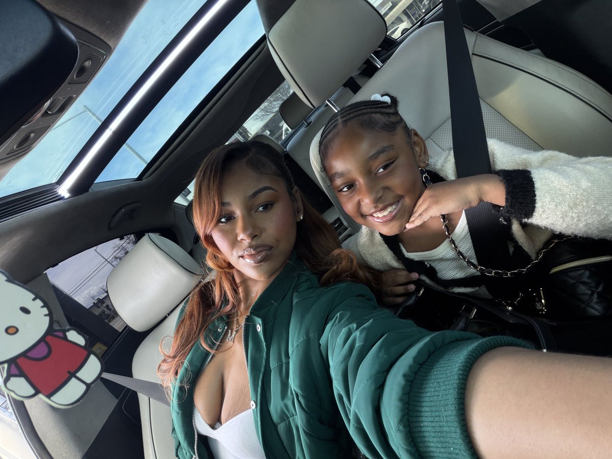 I 💞 being a girl mom 🥰