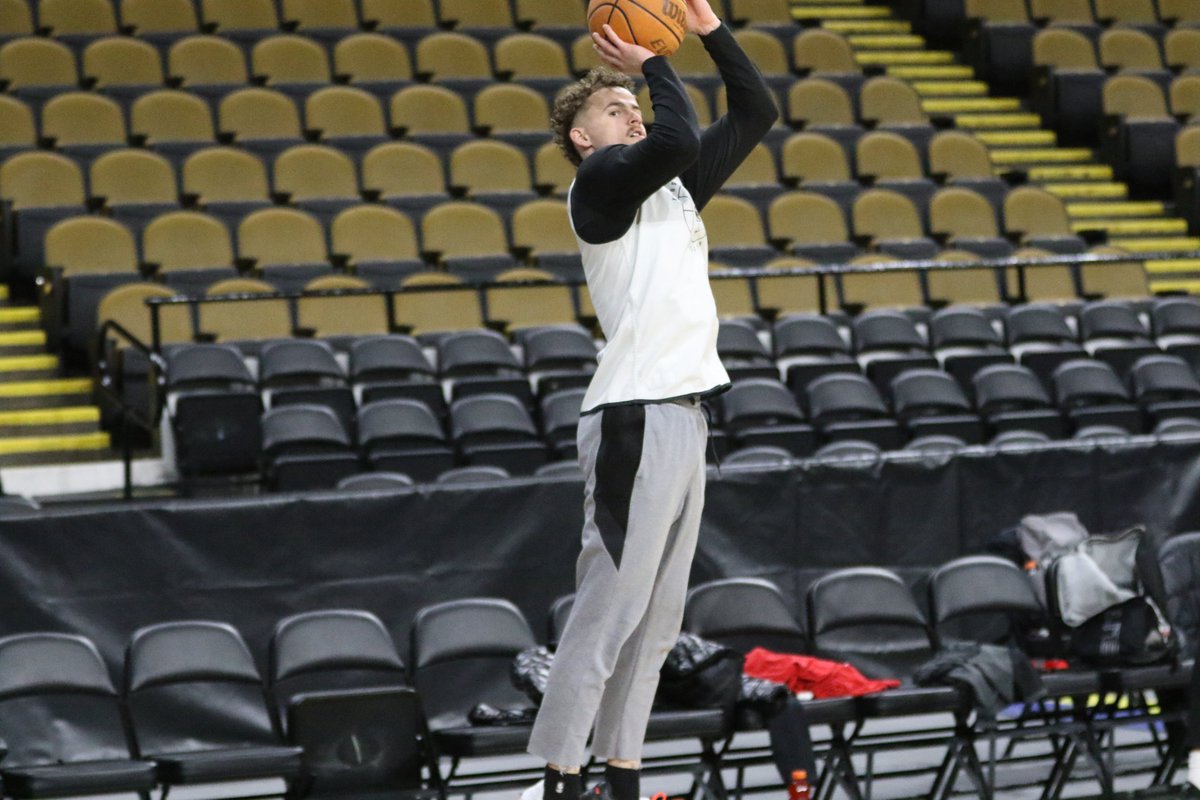 Getting shots up at UWM Panther Arena!

#GoGuins