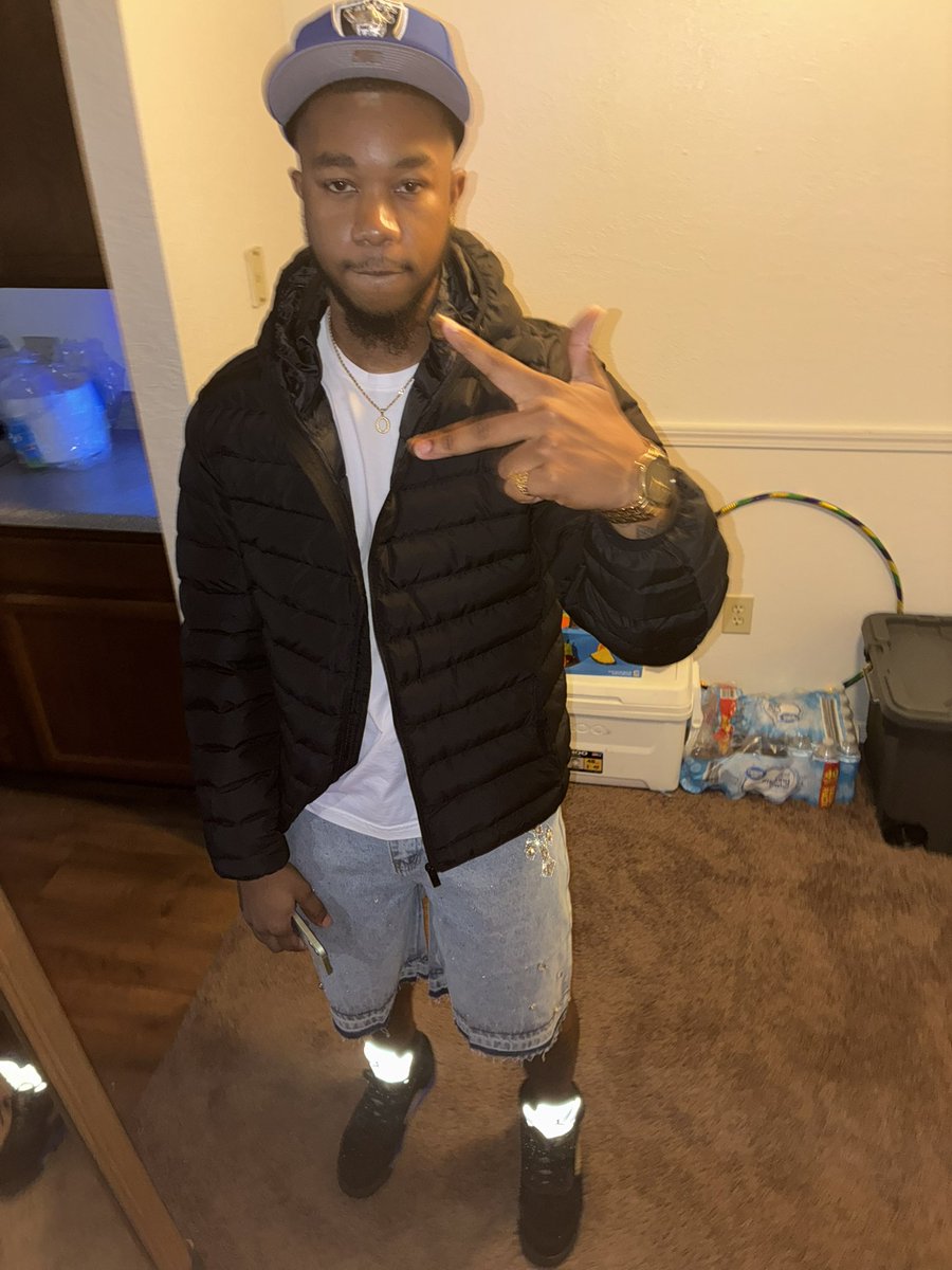 PouncyTrey's tweet photo. Ran the money up to a whole 'nother level Hustlin’ ass nigga I don’t know no better https://t.co/31Rx7d4nQx