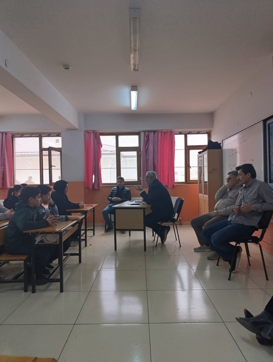 Hedef belli, yol belli! 🎯
LGS öğrencilerimizle aylık toplantımızı gerçekleştirdik. İzleme sınavlarımızı değerlendirdik, eksiklerimizi belirledik ve yeni hedefler koyduk.
Her ay bir adım daha ileri, her ay biraz daha güçlü! 💪
<a href="/faypol56/">Faysal POLAT</a> <a href="/ceylan_i/">Emir Ceylan</a> <a href="/KurtalanMem/">Kurtalan İlçe Milli Eğitim Müdürlüğü</a>