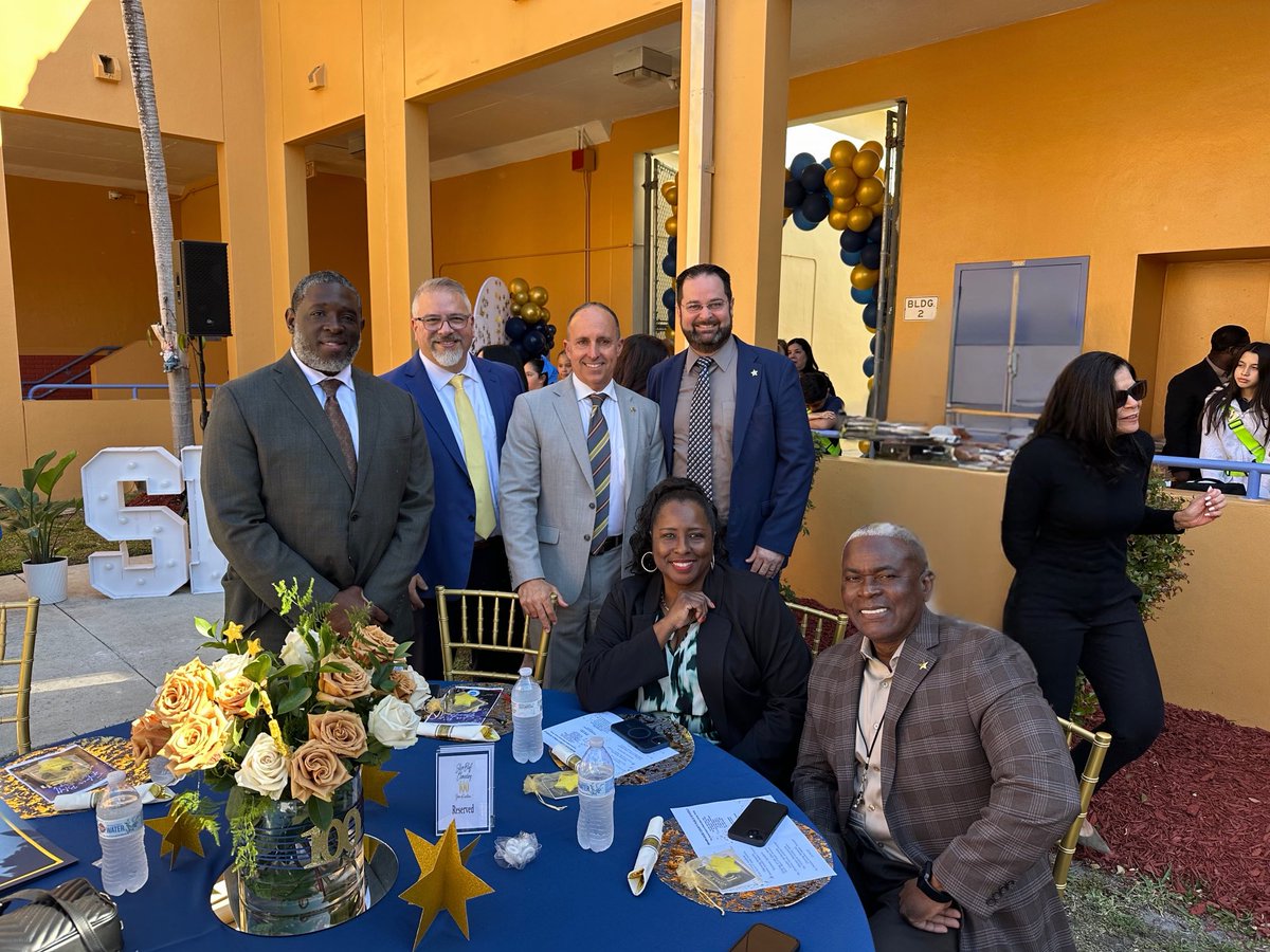 CROEAcosta's tweet photo. 100 years of excellence in education! Silver Bluff Elementary’s Centennial Celebration. 

#YourBestChoiceMDCPS
⁦@MjLewis13⁩ ⁦@MsSwainCRO⁩ ⁦@MDCPS⁩ ⁦@SuptDotres⁩ https://t.co/PK57xxwZPx