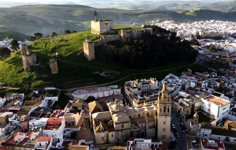 Como ya adelantamos, hay una marcha propia en camino. Y no será una más: será de las que se te quedan en la cabeza y te obligan a volver a escucharla.

🧐 Pista: el autor es sevillano. Y sí, ya ha compuesto para nosotros.

¿Quién creéis que es? 🤔

#QueSueneSanLorenzo