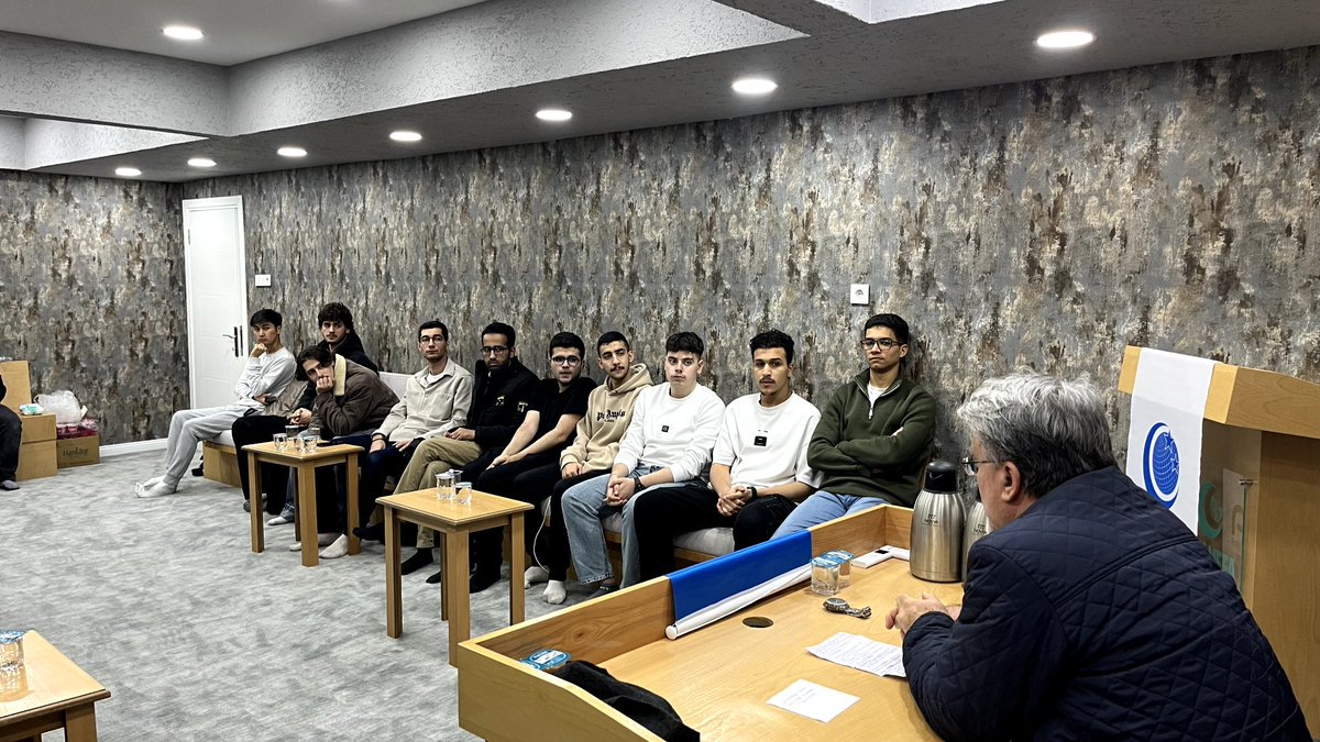agdokan's tweet photo. Okan Teşkilâtı olarak Anadolu Bölge Sohbetleri'ne katıldık. İftar sonrası Orhan Güzeloğlu hocamızla sohbetimizi gerçekleştirdik. https://t.co/Wy2vHmd7dG