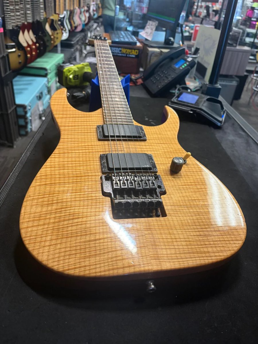 1991 USA/Japan (U.S. Custom Exotic Wood program – Japanese neck