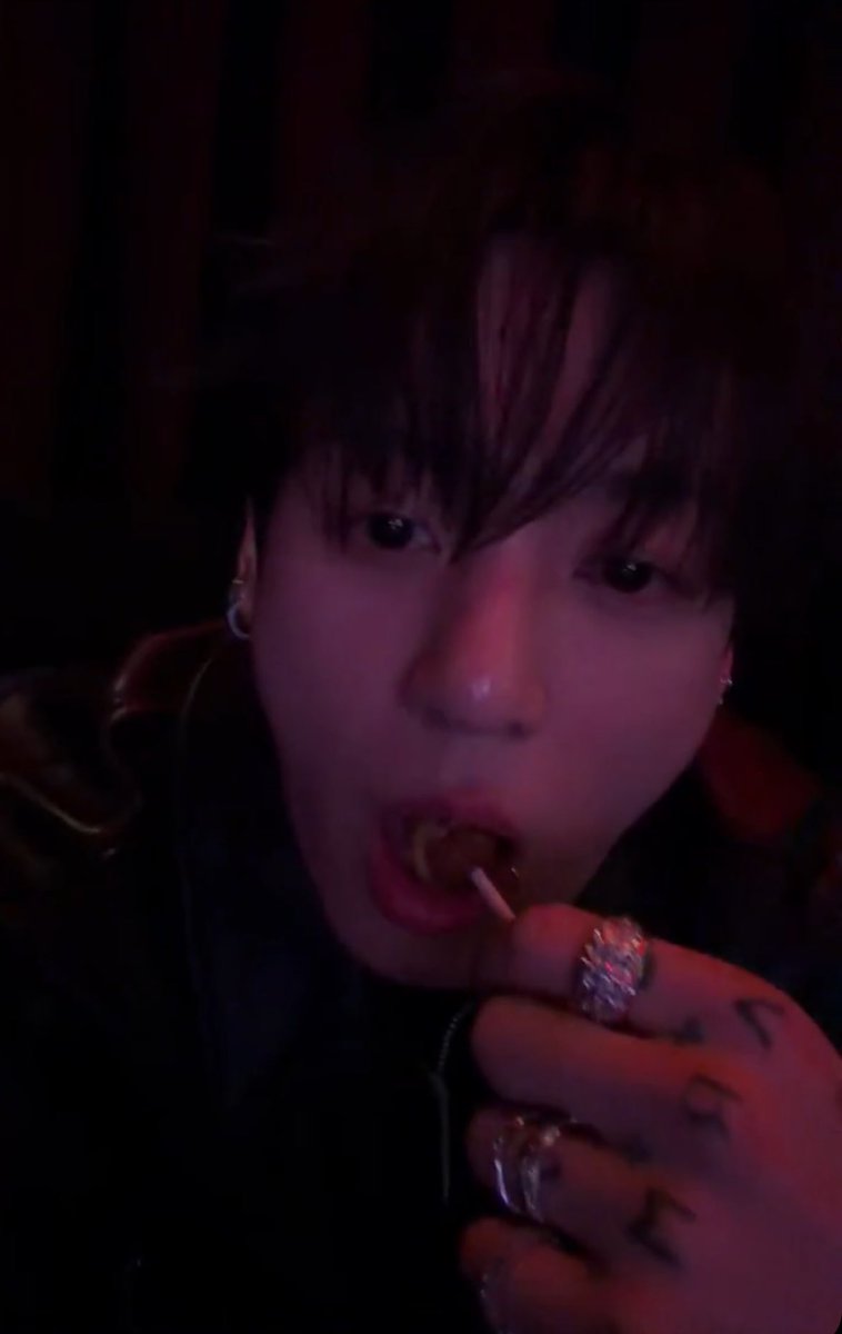 JUNGKOPK YİYEYİM Mİ SENİ😭😭