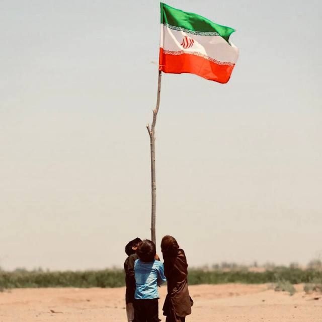 Ali313972664's tweet photo. ما برای اینکه ایران خانه ی خوبان شود   خون دلها خورده ایم 🥺
#جونم_ایران
#جانم_فدای_پرچم https://t.co/b56NTm0RRg