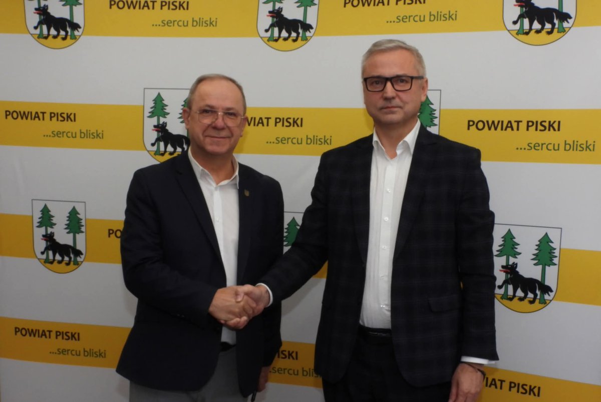 MaleckiJerzy's tweet photo. Dziś nastąpiła zmiana w Starostwie Powiatowym w Piszu. Po rezygnacji Starosty Andrzeja Nowickiego, zostałem wybrany na Starostę. Wynik wyborów 15 radnych za moją kandydaturą przy żadnym głosie sprzeciwu zobowiązuje. Dziękujję za zaufanie. Myślę, że znacie mnie, więc  do roboty! https://t.co/dYE2tzGDxu