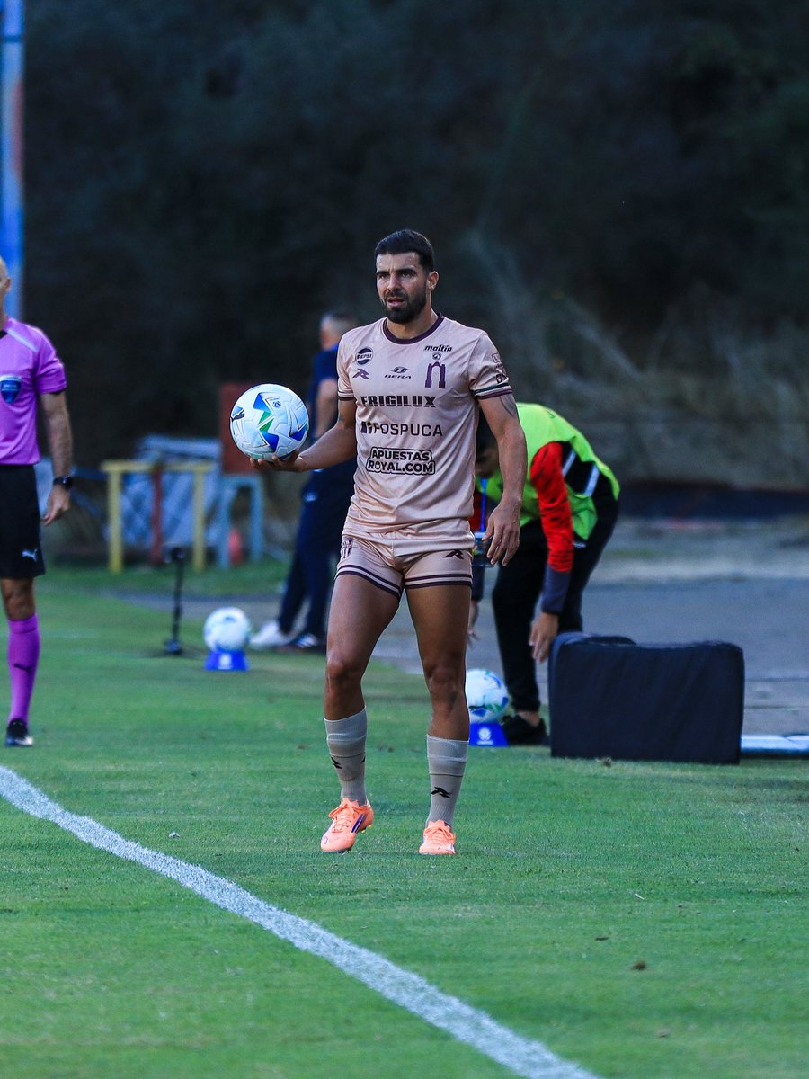 No vamos a caer jamás en el juego de otras personas que quieren hacernos sentir algo distinto. Ayer jugamos en suelo extranjero y vencimos. Estamos felices y nos preparamos para nuestra siguiente llave.