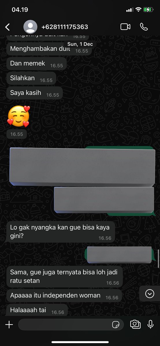 Rydakiko's tweet photo. SEX SCAM. Modus yg lebih jijik drpd love scam. Bukan isapan jempol, si rida sendiri yg bertekad untuk terus melakukan pelacurannya sejak ia kabur desember 2024.
Kagok edan ceunah. Mengaburkan hasil penipuannya dgn istilah “hutang”. Kemana uangnya kok ga kaya2? malah murtad. Gila. https://t.co/vlA9RiQBUE