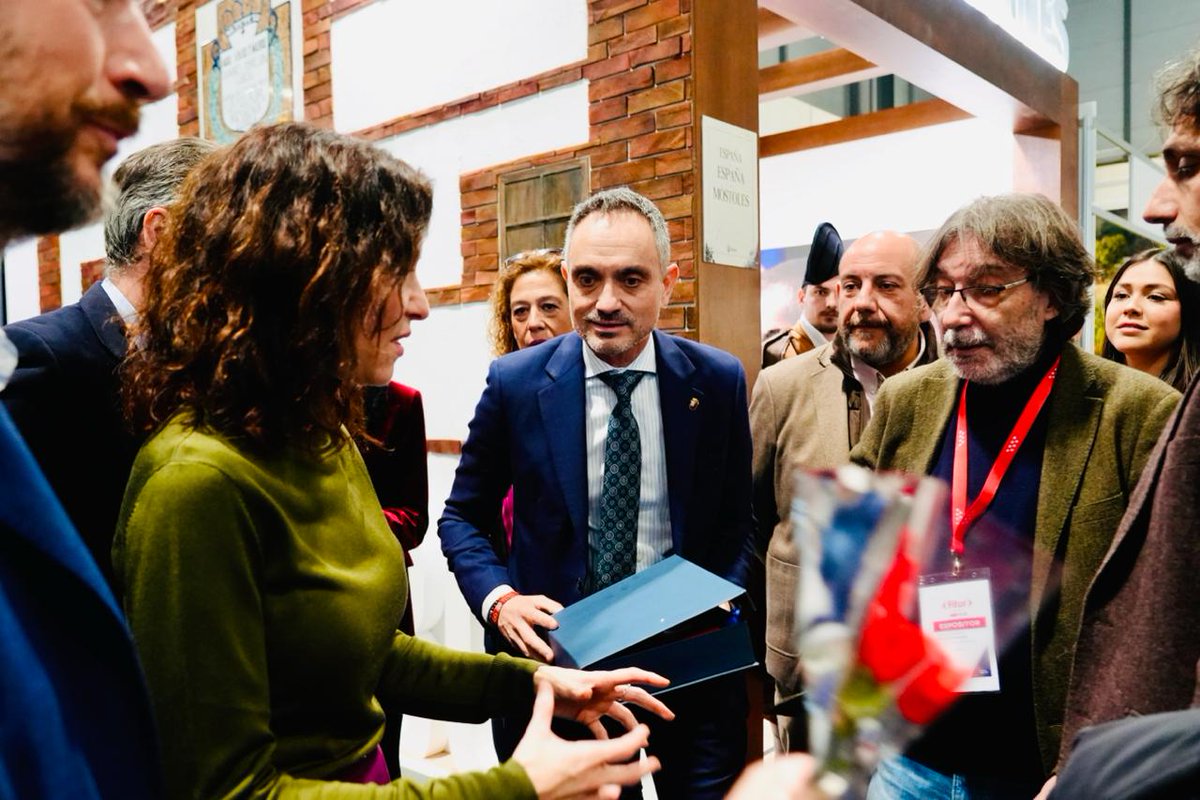 DOMINGOLM's tweet photo. La Comunidad de Madrid presenta en FITUR 2026 su oferta turística con un estand vanguardista inspirado en el Gran Premio de Fórmula 1

https://t.co/mQi0yNUF3b https://t.co/NbUhfgDEoP
