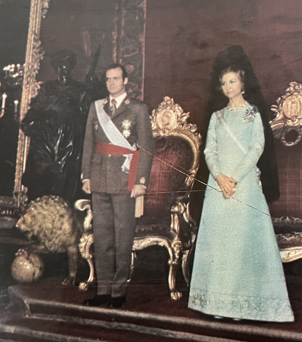 CarlosOlivoV's tweet photo. Mi resumen de la jornada de hoy:
¡VIVA EL REY JUAN CARLOS!
y la reina doña Sofía https://t.co/rl6pbY4ZiJ