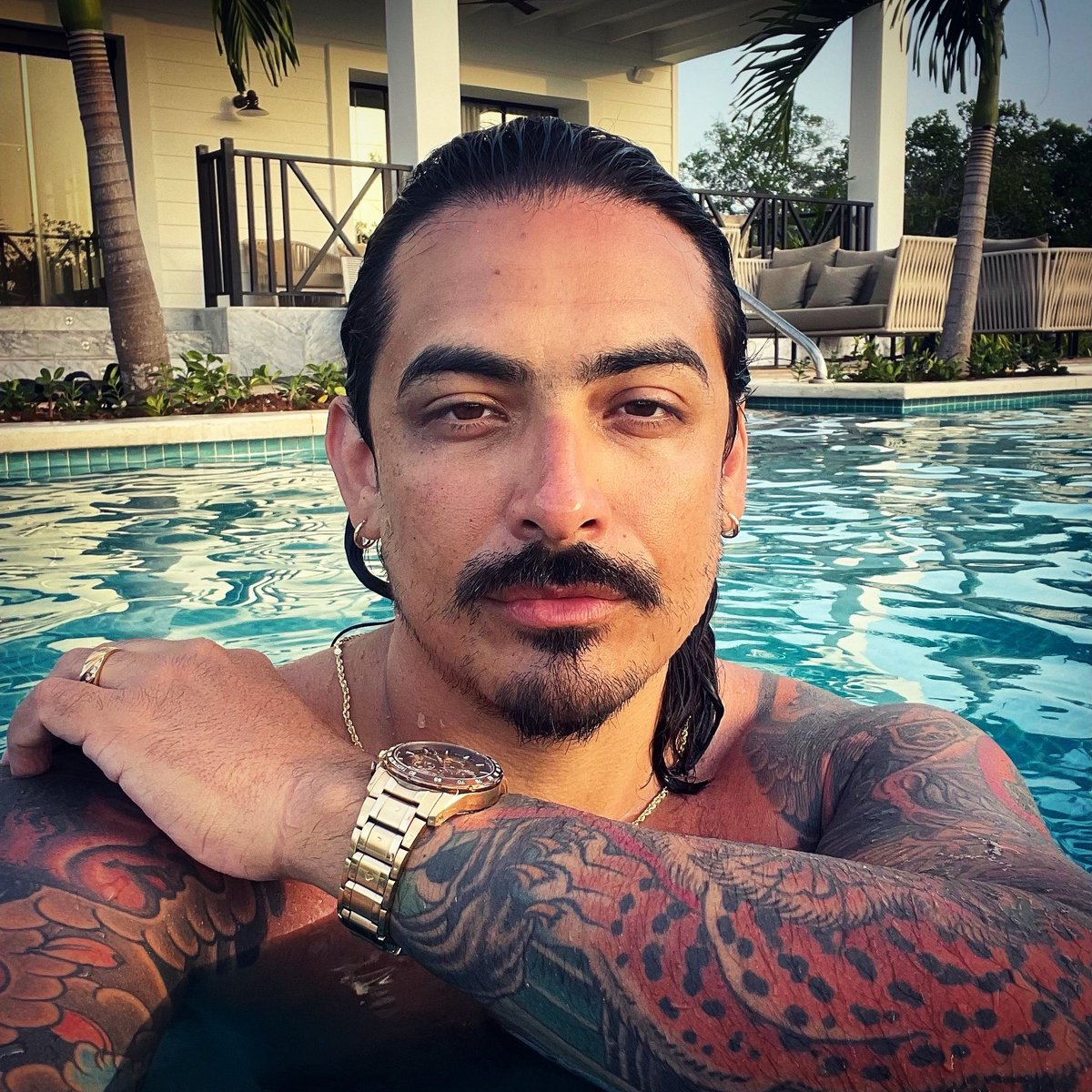 Daimon_ReyesRP's tweet photo. I saw a few posts of this and decided to join in.

#WetWednesday https://t.co/XVdxUSQmIF