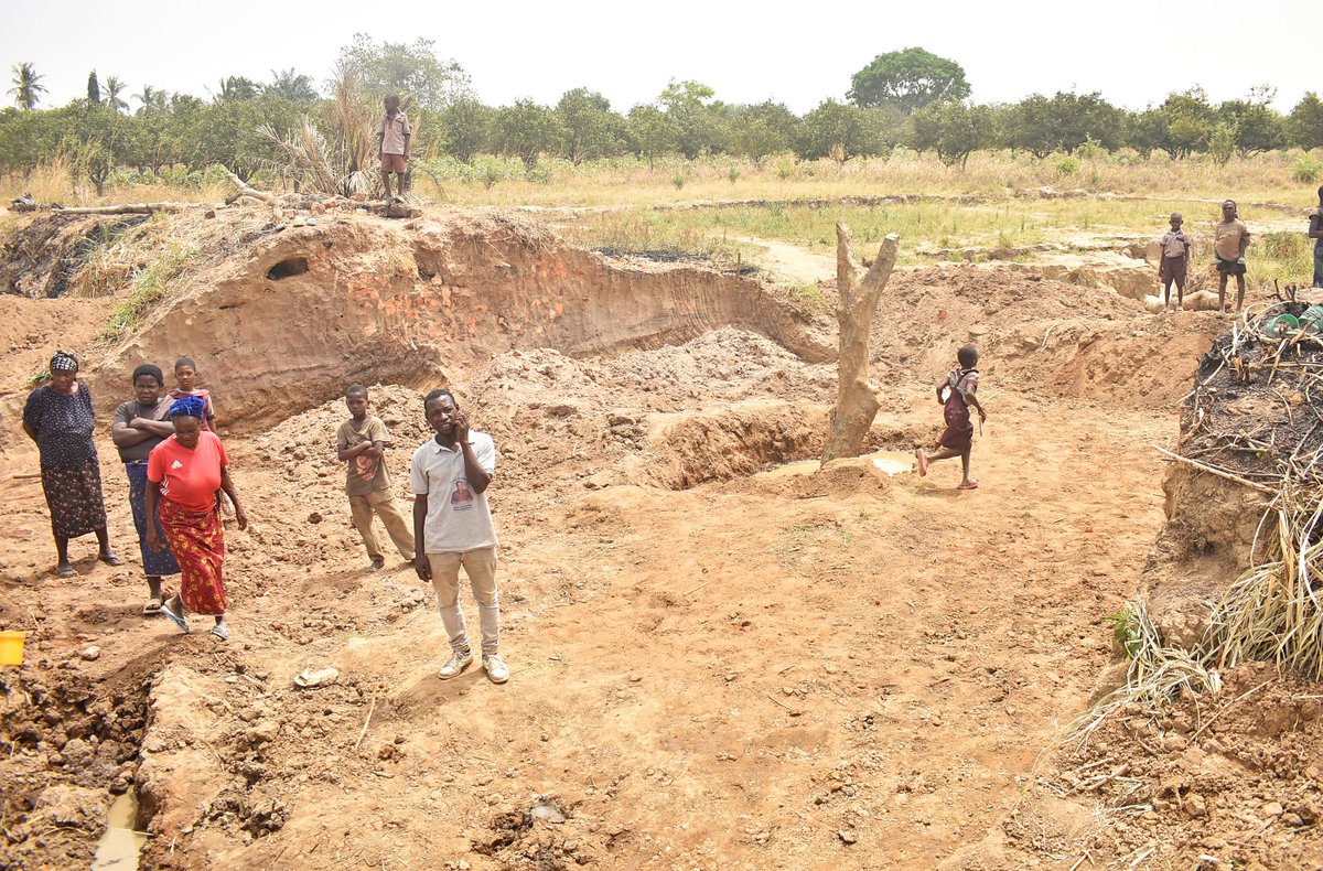 BenueRaamp's tweet photo. GOVERNOR ALIA ORDERS IMMEDIATE CONSTRUCTION OF TRIPLE CELL CULVERT AT RIVER AKU 
https://t.co/OhCrJi9U23 https://t.co/begRGLtCDO