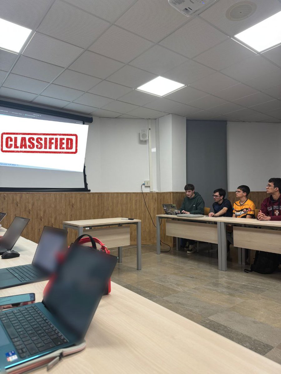 ulpugr's tweet photo. ¿Qué estarían preparando ayer por la noche nuestros compañeros de la ULP? https://t.co/BweFYJpII7