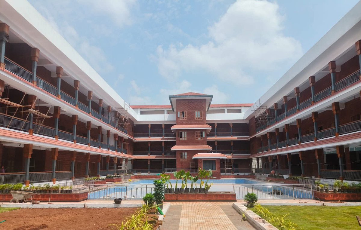 Deepu_Anchal's tweet photo. 🌿✨ A Historic Day for Ayurveda ✨🌿  

Today marks the realization of a dream project — the International Research Institute of Ayurveda (IRIA) has been inaugurated and dedicated to the nation by Hon. Chief Minister Shri @pinarayivijayan in Kannur.  

Built on a sprawling 300-acre campus at Kalliad, this institute is Kerala’s proud contribution to the global community in the field of Ayurveda. The first phase includes:  
✅ A 100-bed research hospital  
✅ A medicinal plant research centre & nursery  
✅ A palm-leaf manuscript study centre  

Hon. CM emphasized that this institute will modernize Ayurveda through scientific validation, preserve rare traditional knowledge, and elevate Kerala’s legacy of holistic healing to the world stage.  

This is not just an inauguration — it’s the beginning of a new era where ancient wisdom meets modern science. 🌍💚  

#Ayurveda #Kerala #Kannur #IRIA #AyurvedaResearch #GlobalHealing #PinarayiVijayan #HolisticHealth #KeralaModel #LeftAlternative
