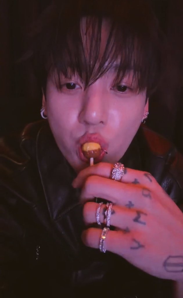 CUTE AS HELL.         WHAT THE HELL.