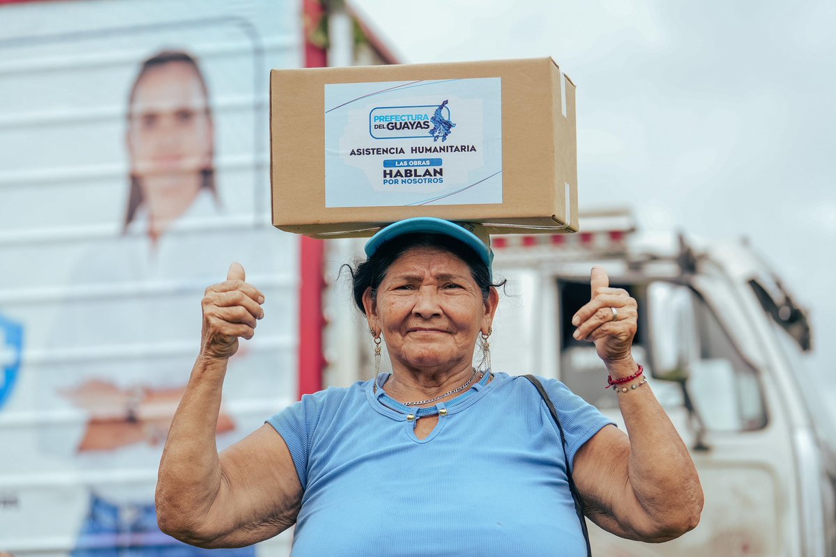 📍Balzar | recinto Monserrate

Entregamos 145 kits de ASISTENCIA HUMANITARIA a familias de los recintos San Ignacio, Simón Bolívar y Monserrate.

Seguimos atendiendo las zonas vulnerables donde la lluvia ha causado afectaciones, llevando apoyo directa y acompañamiento en estos