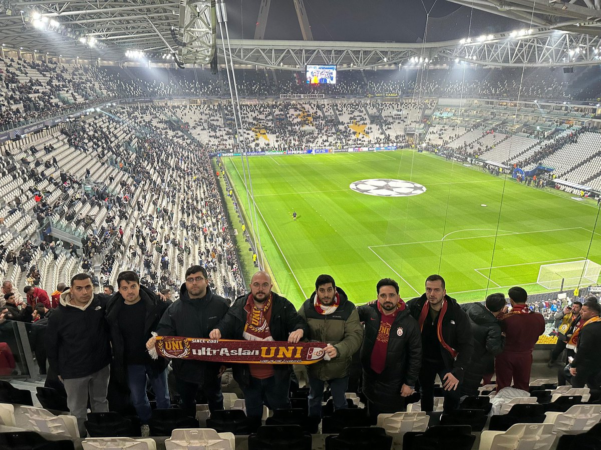 ultrAslan UNI Torino’da! 
#UCL #ultrAslanUNI
