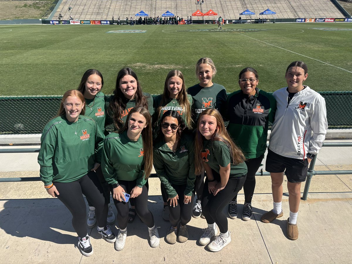 Mandarin Softball tweet media