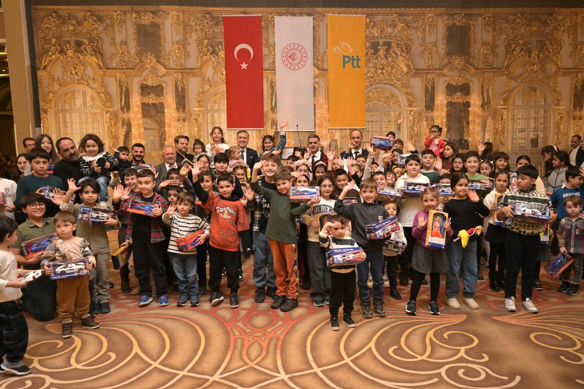 PTTKurumsal's tweet image. On bir ayın sultanı Ramazan-ı Şerif’in rahmetini ve bereketini; Genel Müdür Yardımcılarımız Sayın Emrah Yoğurtçu ve Sayın Fatih Tezcan’ın katılımlarıyla #PTT 2. Bölge Müdürlüğümüzde görev yapan çalışma arkadaşlarımızla iftar programında paylaştık.

PTT Ailesi olarak, bu mübarek