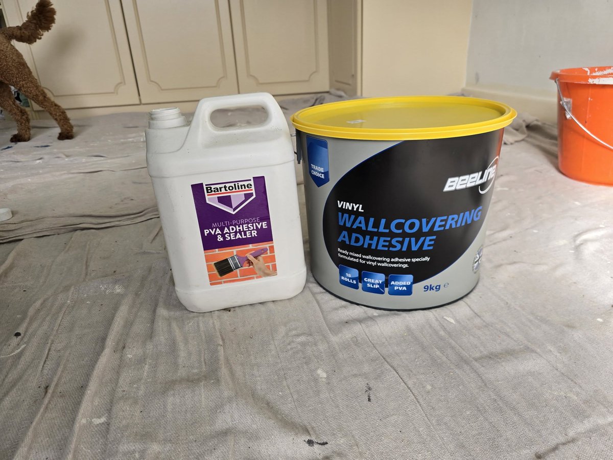 DecoratorsU's tweet image. How much PVA do you normally add to paste?

#PVA #adhesive #decorator