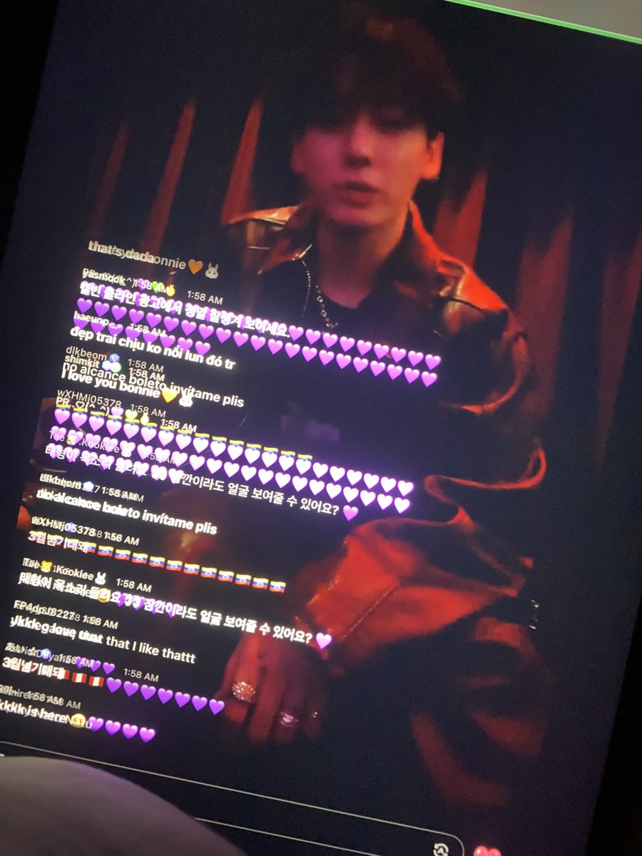 𝐂 ✿ tweet media