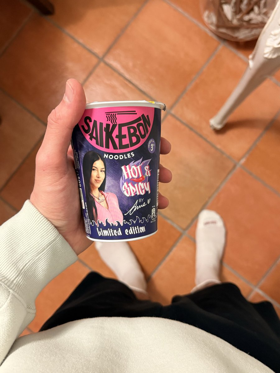 buzz_ggg's tweet photo. Anna sponsorizzami la vita🙏🏻 https://t.co/HeesA31G3U