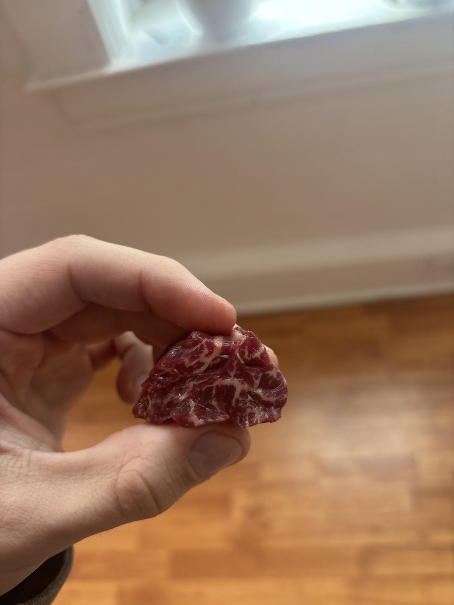 LUKEY ✣ tweet media