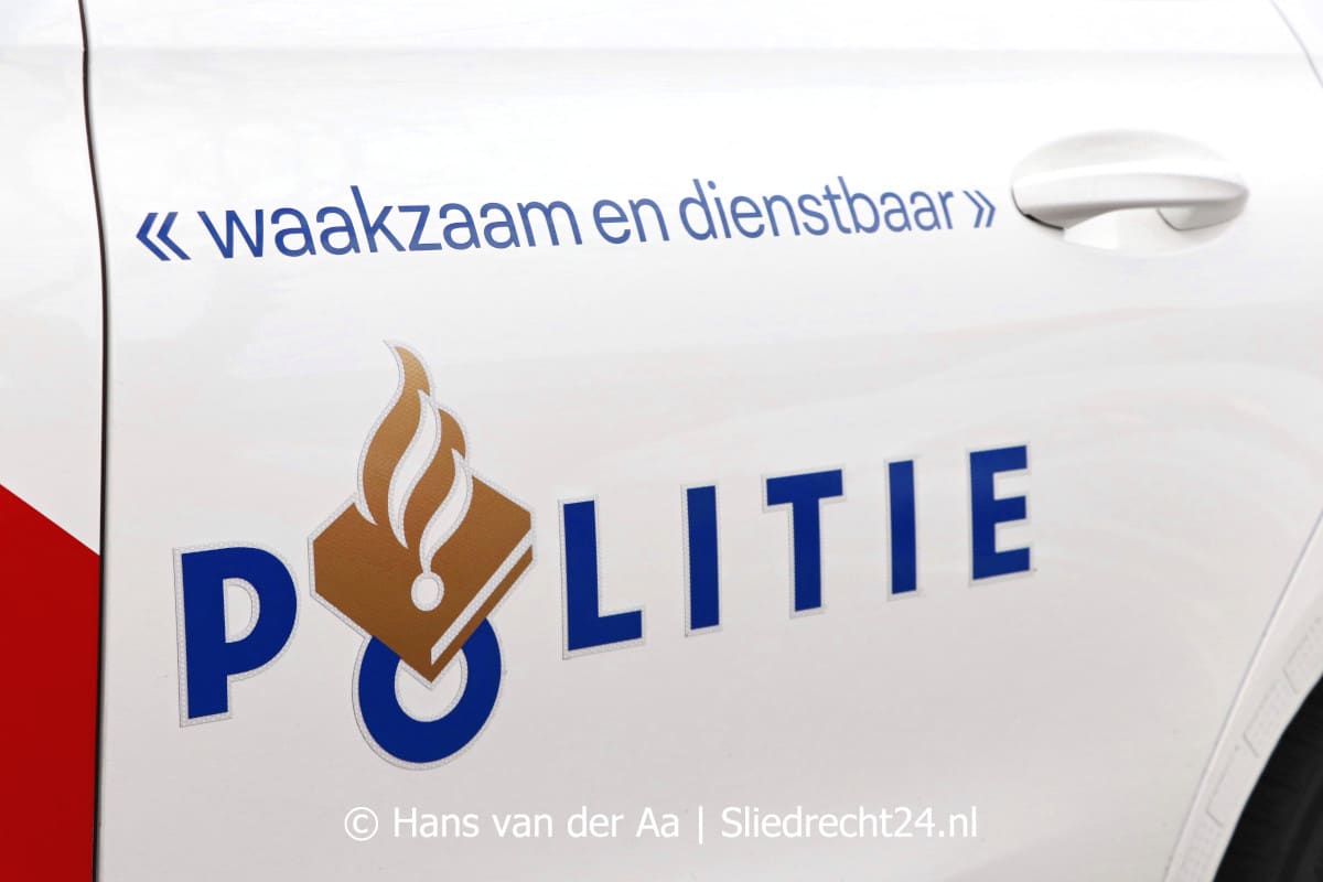 Sekswerker, drugs, wapen en persoon met celstraf in woning gevonden