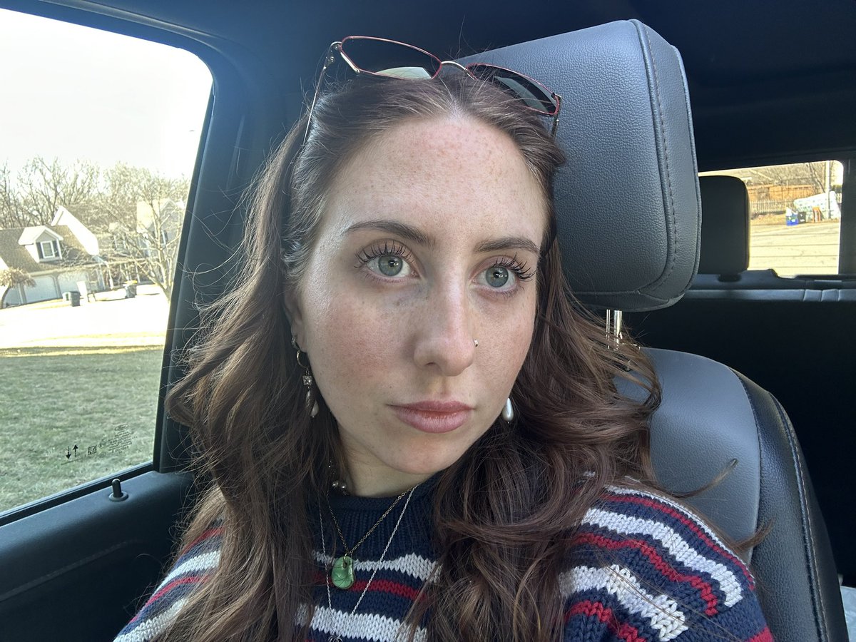 SunshineAshez's tweet photo. Hello my gorgeous people in my phone #hastwtselfieday share your love https://t.co/ooHfN8eJN1