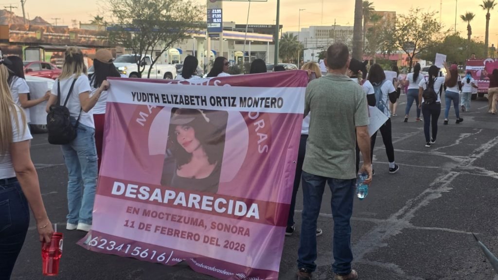 Protestan en Hermosillo para exigir la aparición con vida de Yudith Elizabeth Ortiz Montero
Un grupo de familiares y amigos de Yudith Elizabeth de 29 años, se manifestó para exigir a las autoridades su intervención en la búsqueda de la joven, desaparecida el pasado 11 de febrero.