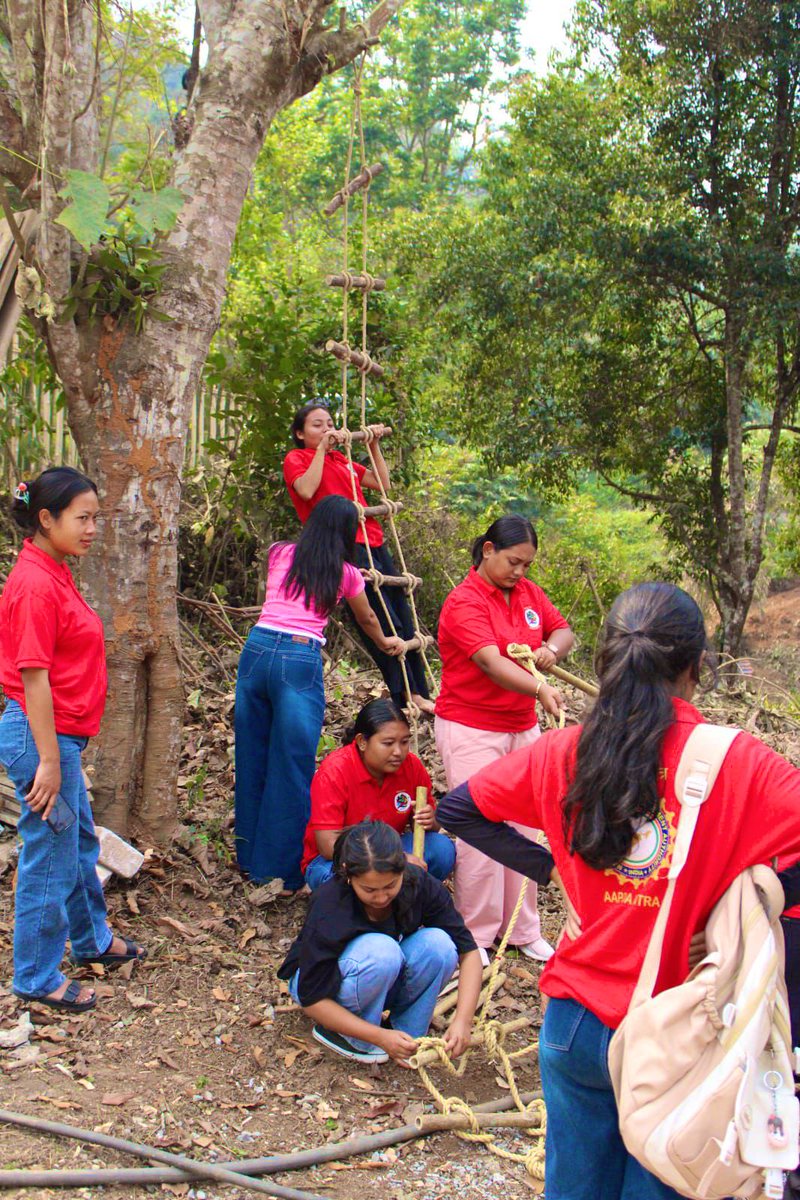 NssMahatma's tweet photo. Day 4 of YAMS!
Confidence rising, coordination improving, and commitment growing stronger. NSS MGU Cell volunteers continue their journey in disaster response training at Nongpoh, ready to serve when it matters most. 
#NSSMGU #YAMS #DisasterManagement #CommunityHeroes https://t.co/fACdwZFxGL