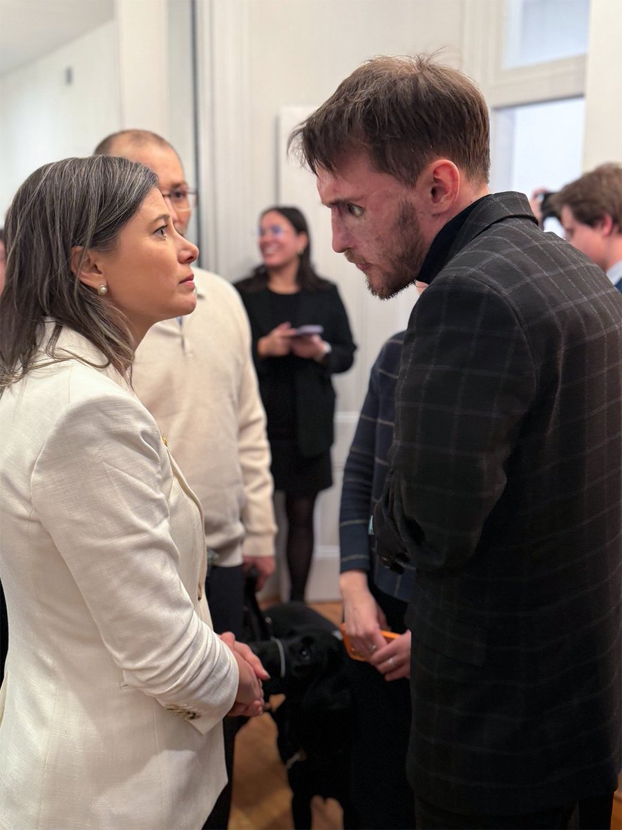 With Honor Action tweet media