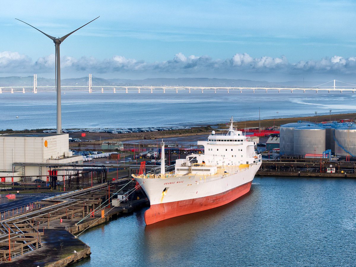 bristolport's tweet photo. The port welcomed another orange juice vessel, arriving all the way from Brazil with orange juice destined for the UK market. This latest shipment highlights the vital role the port plays in keeping supermarket shelves stocked across the country.

#bristolsglobalgateway #import https://t.co/Ksvw0Gjd56