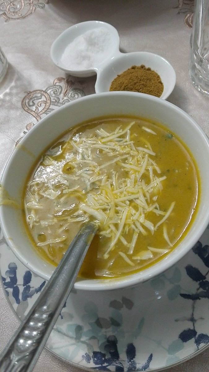yvanilleeenh's tweet image. Cooking with titima #day6
- cigar btata u thon 
-soupe chinoise
-cheesecake dbl3ani