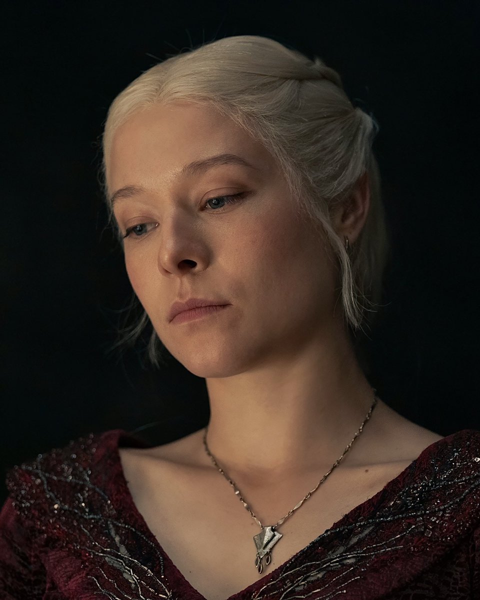 rhaenyrasrealm's tweet photo. rhaenyra’s beauty is out of this world https://t.co/gCf8WQcndt