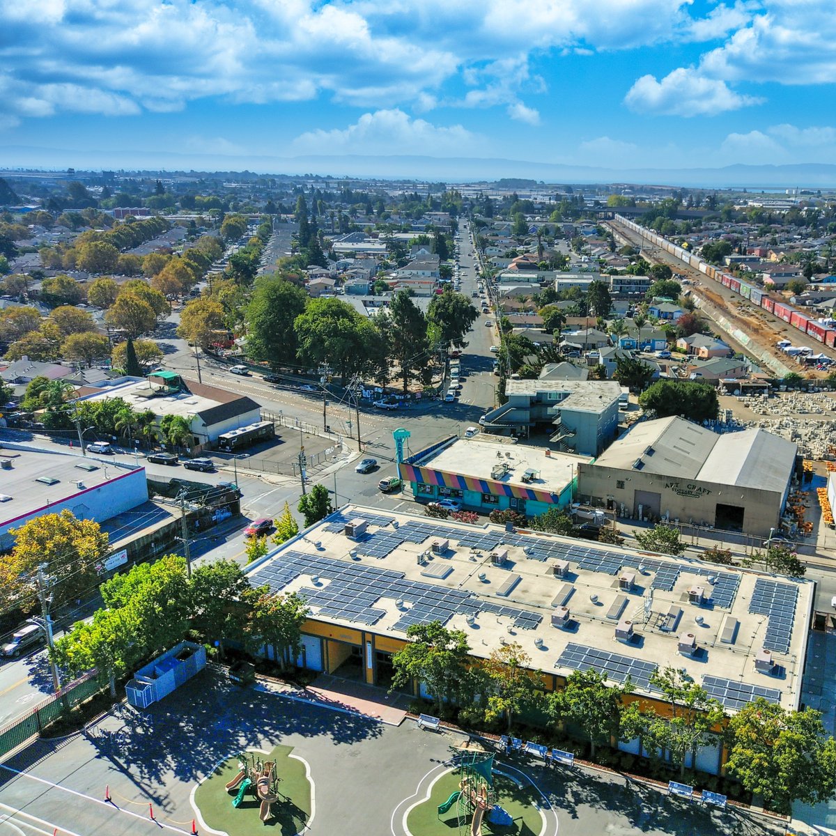 This solar installation at a school in Oakland helps reduce long-term energy costs!

Schedule a free consultation here to review your options: na2.hubs.ly/H03g3mw0

#CitadeRS #CommercialSolar #CaliforniaSolar #OaklandCA #SolarForSchools #PublicSectorEnergy #CleanEnergy