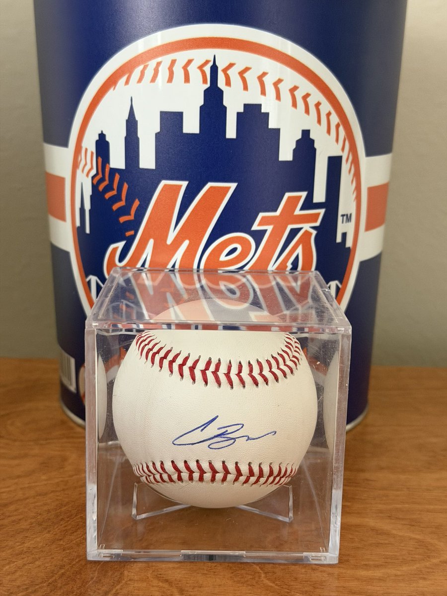 🚨Mets Giveaway Time

In honor of Carson Benge getting his first hit of the spring. I’m giving away a ✍🏼Benge⚾️🔥

Retweet, like &amp; follow to enter

Or on IG - follow sheahellomedia 

🔶BONUS🔶sub to
The Shea Hello Newsletter👇🏼

This counts at 5 entries!!
substack.com/@sheahellomedi…