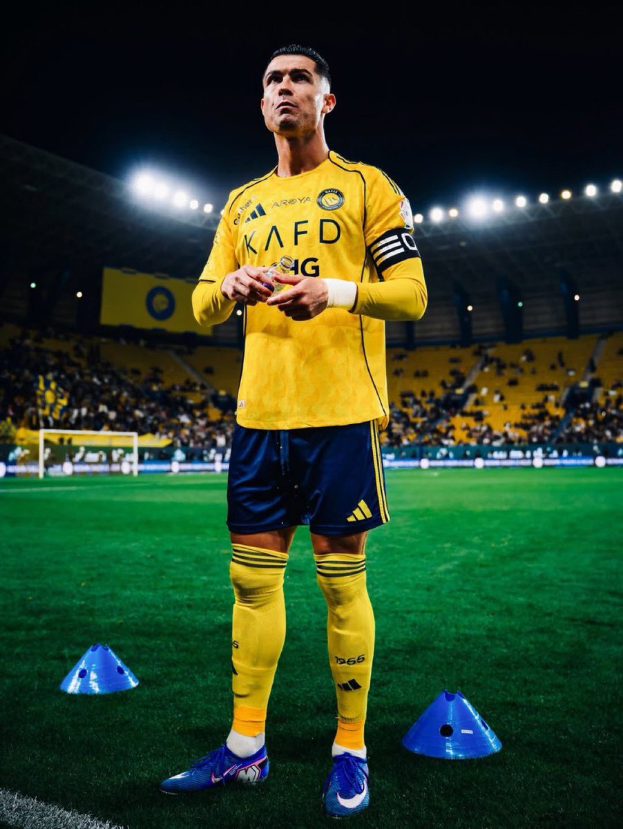 965 career goals. 🐐