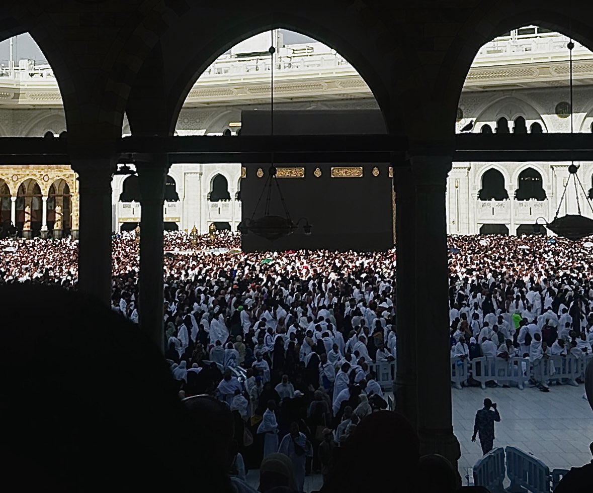 «إنِّي شدَدتُ إليك كُلَّ رحَالِي
يَا ربّ أصلحنِي وأصلح حَالِي»