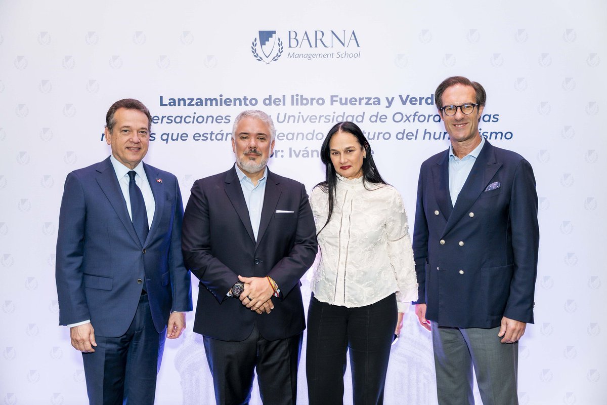 itobisono's tweet photo. Quiero felicitar a un gran amigo, el expresidente @IvanDuque, por el lanzamiento de su libro Fuerza y Verdad, una obra nacida de profundas conversaciones en la @UniofOxford con intelectuales que hoy moldean el futuro del humanismo.

Agradezco su invitación y la oportunidad de acompañar este momento tan significativo. Es un libro que invita a la reflexión, al liderazgo con principios y a la defensa firme de las ideas en tiempos desafiantes.

Le auguro el mayor de los éxitos con esta publicación que, sin duda, aportará al debate público con altura y visión.