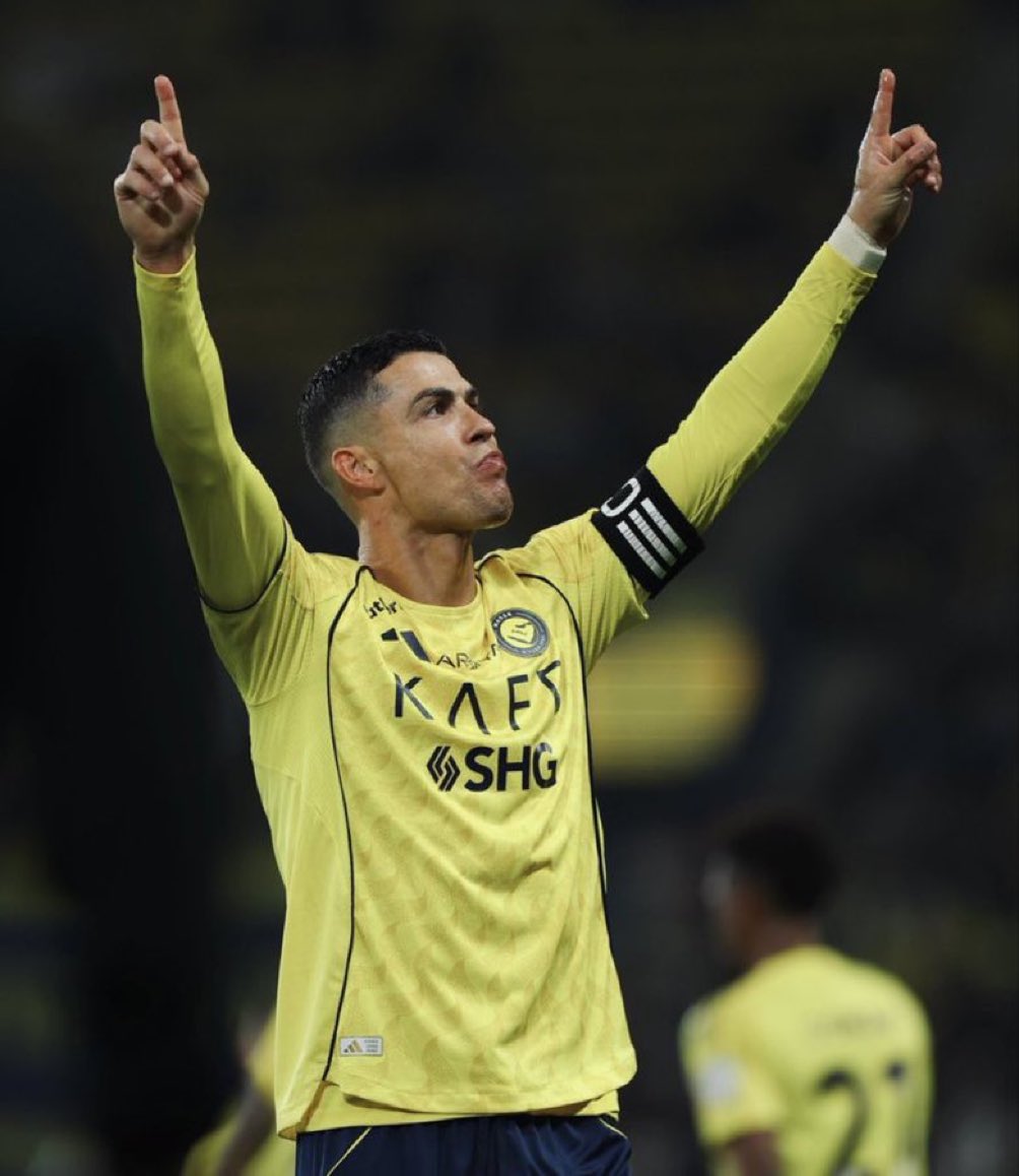 CRISTIANO RONALDO STARTS
CRISTIANO RONALDO SCORES

THE GREATEST THERE IS, THE GREATEST THERE WAS, THE GREATEST THERE EVER WILL BE. SIUUUUU