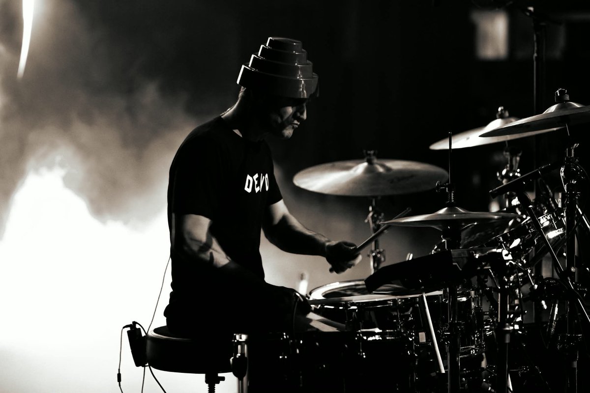 DEVO’s Gerald V. Casale tweet media