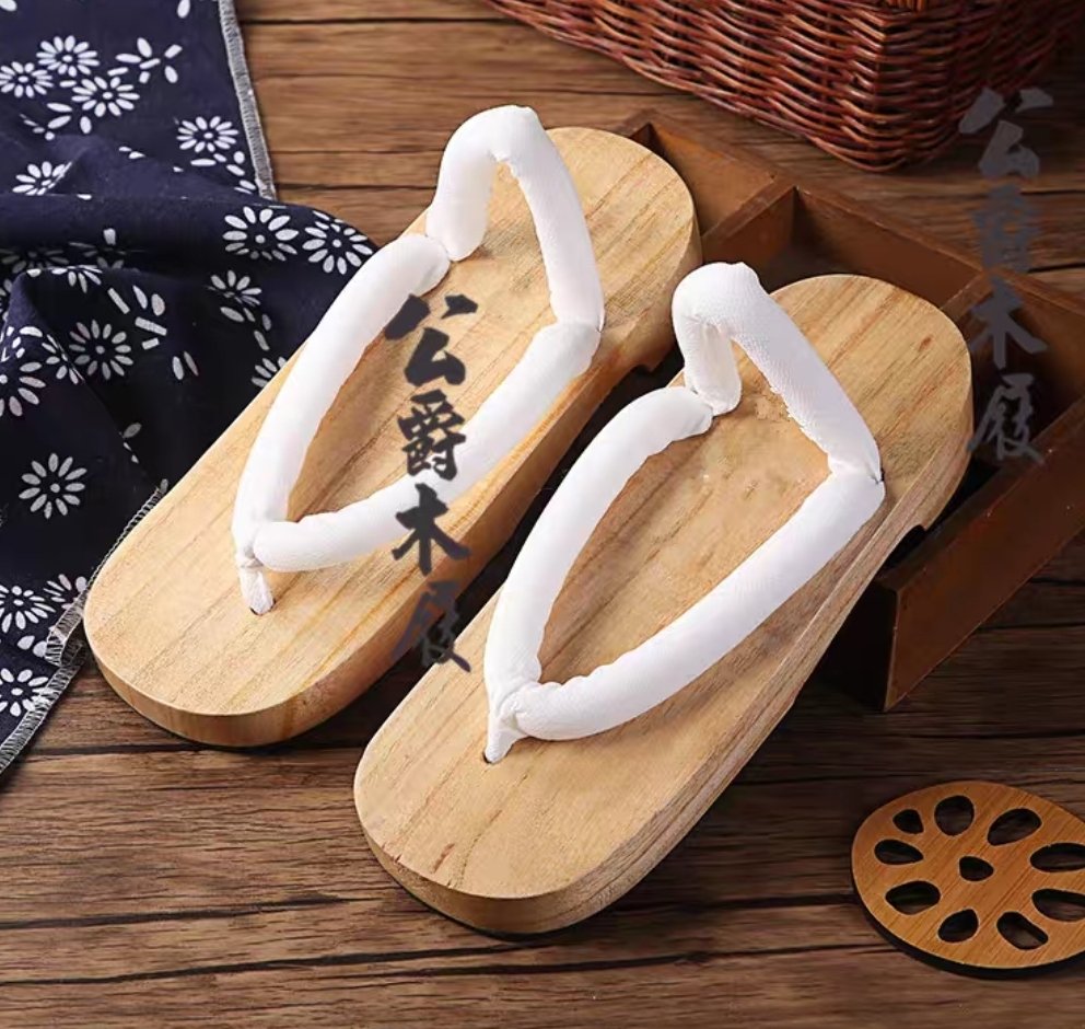 근데 내가 이 신발을 신고 얼마나 돌아다닐 수 있을까 🫠