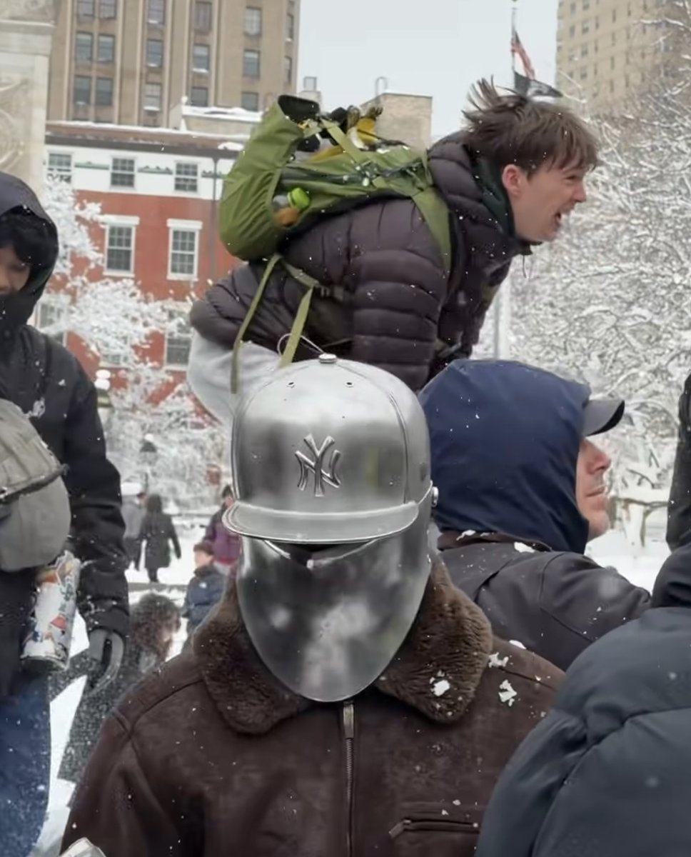 ComplexStyle's tweet photo. Sir Deadass - Knight of the 5 Boroughs really brought his metal Yankee helmet out for the NYC Blizzard. Legendary. 

Video: https://t.co/gLMMnYUcdd / @NewYorkNico  via IG https://t.co/0Q4prBgcXX