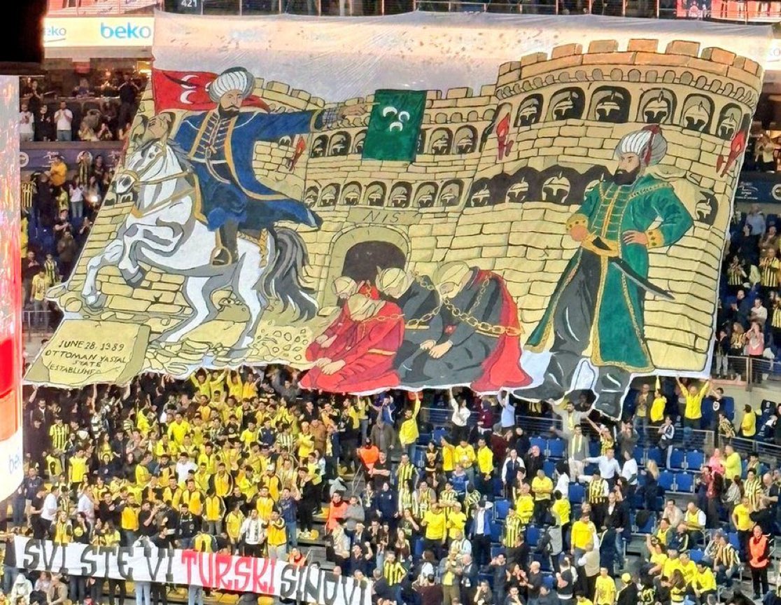 ajansJargon's tweet photo. Fenerbahçe tribünlerinin Partizan karşılaşması öncesinde hazırladığı pankart: 

“Hepiniz Türksünüz!” https://t.co/rUaRX5rXti