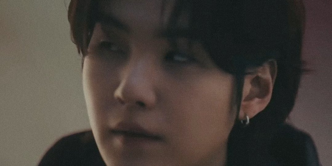 sucreyoongi's tweet photo. MIN YOONGI IS SO BEAUTIFUL https://t.co/gSdIaipQcO